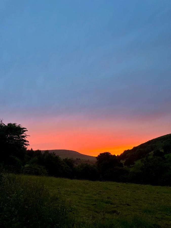 Black Mountains Stylish Hideaway, Nr Crickhowell Llanbedr  エクステリア 写真